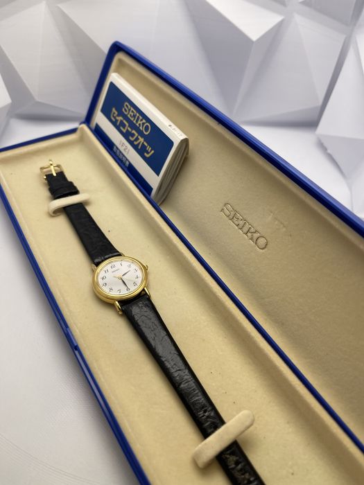 Годинник Seiko 1F21 - 0C00 24мм