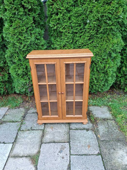 Witrynka niska przeszklona