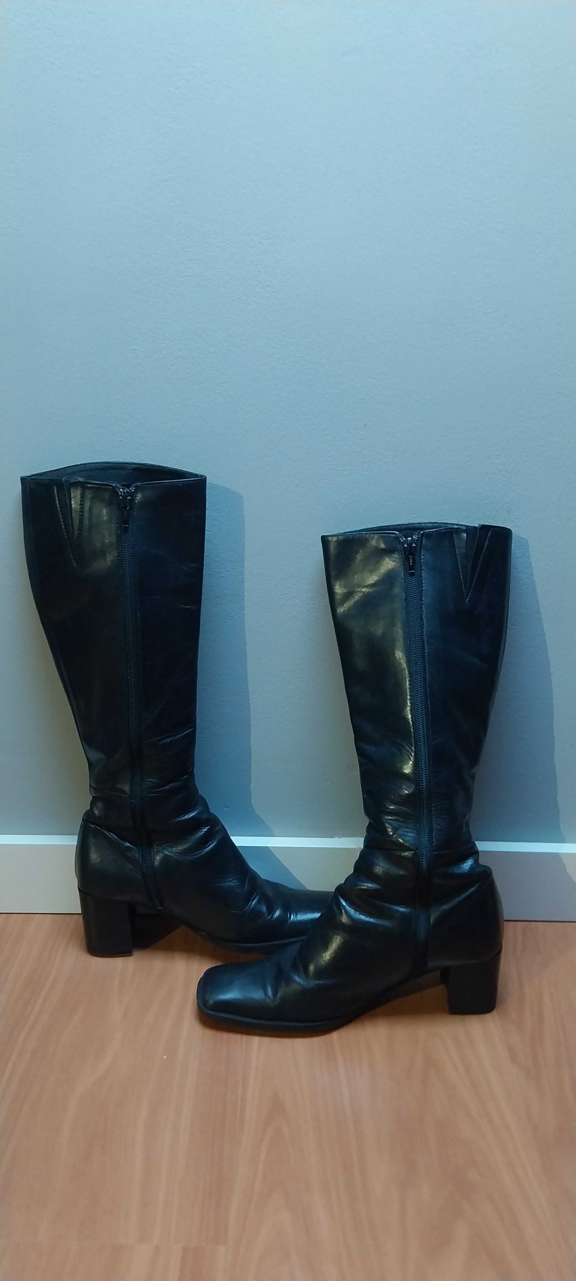 Botas cano alto tamanho 34