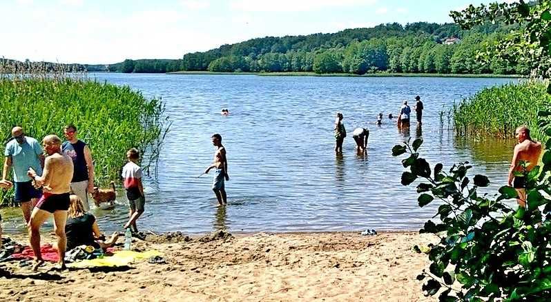 Tanie noclegi nad kaszubskim jeziorem obok Wieżycy