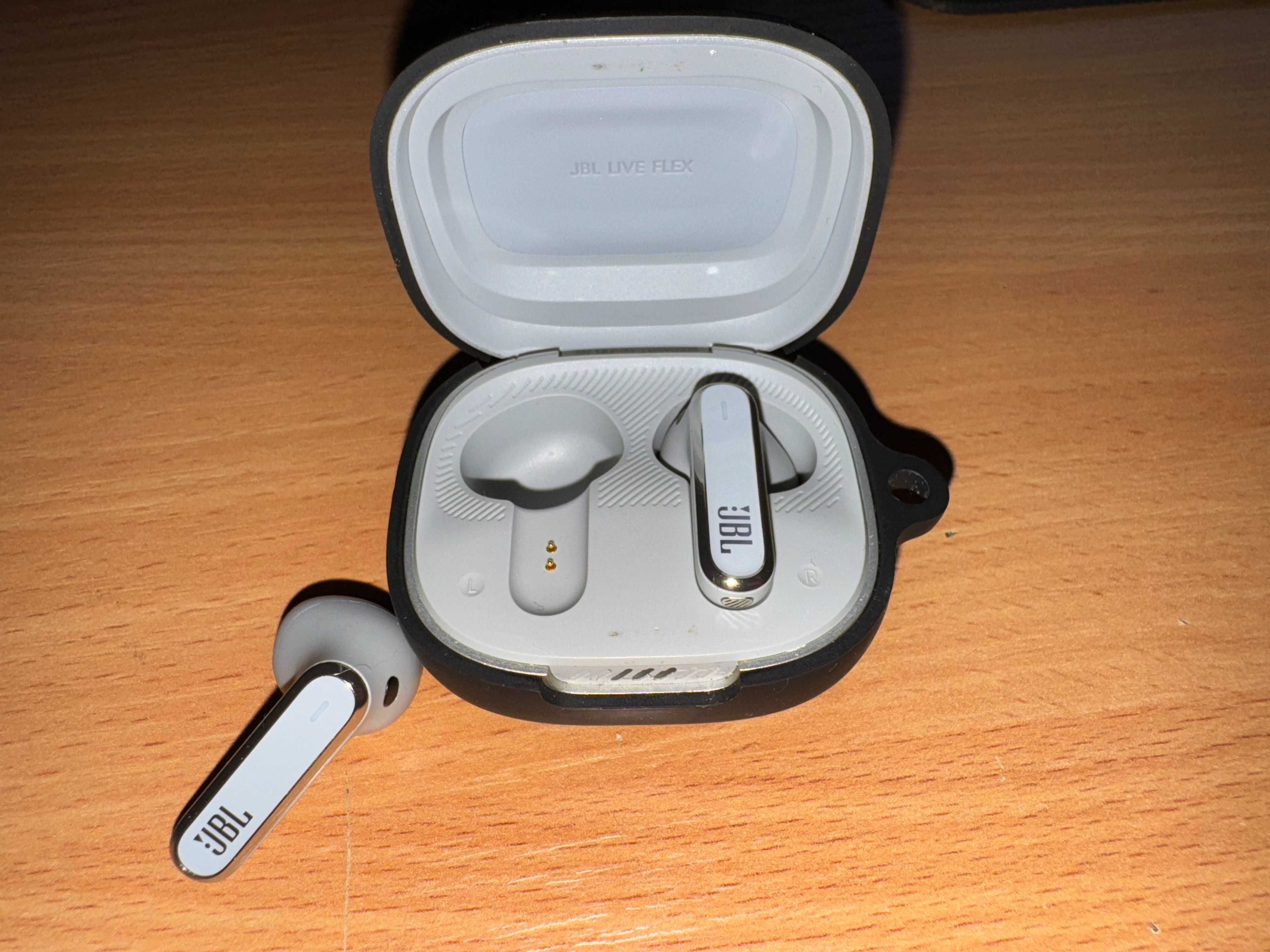 Гарнітура JBL LIVE FLEX Silver
