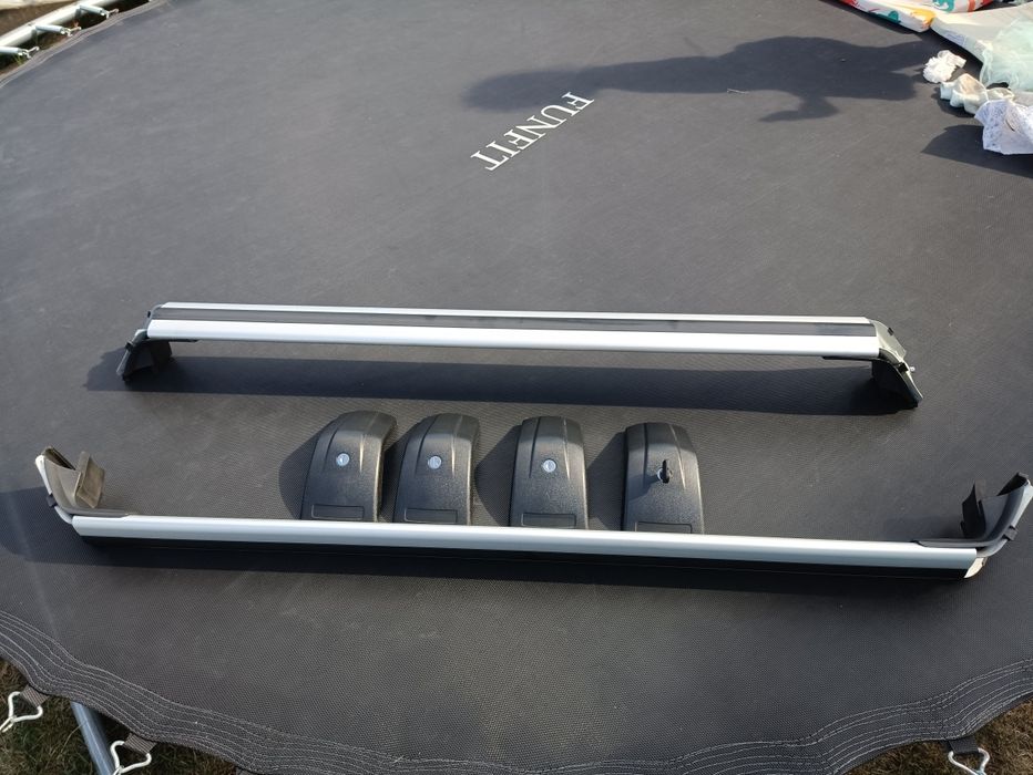 Багажник на автомобілі (універсальний)
