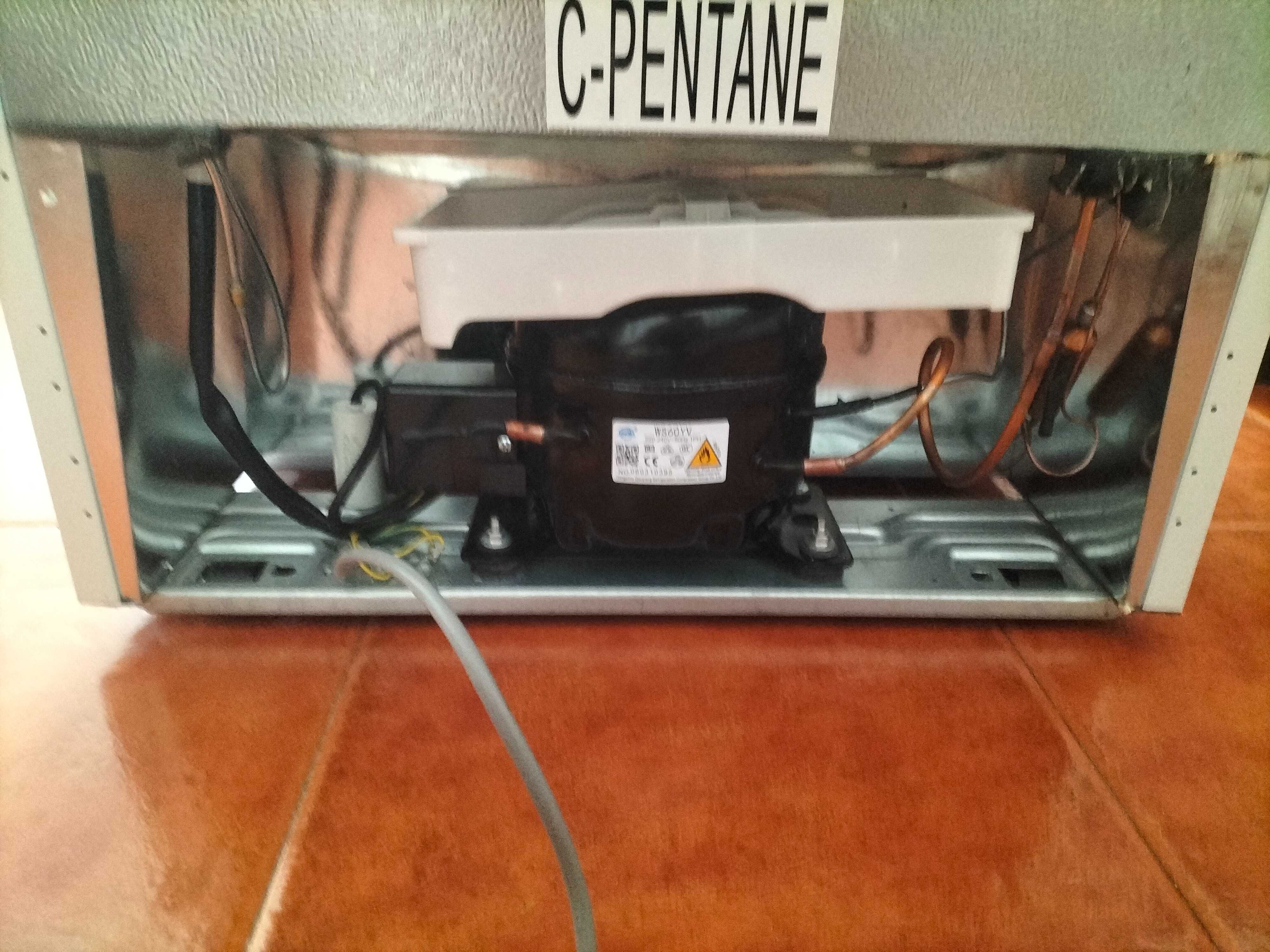 Frigorífico Combinado Kunft Pouco Uso