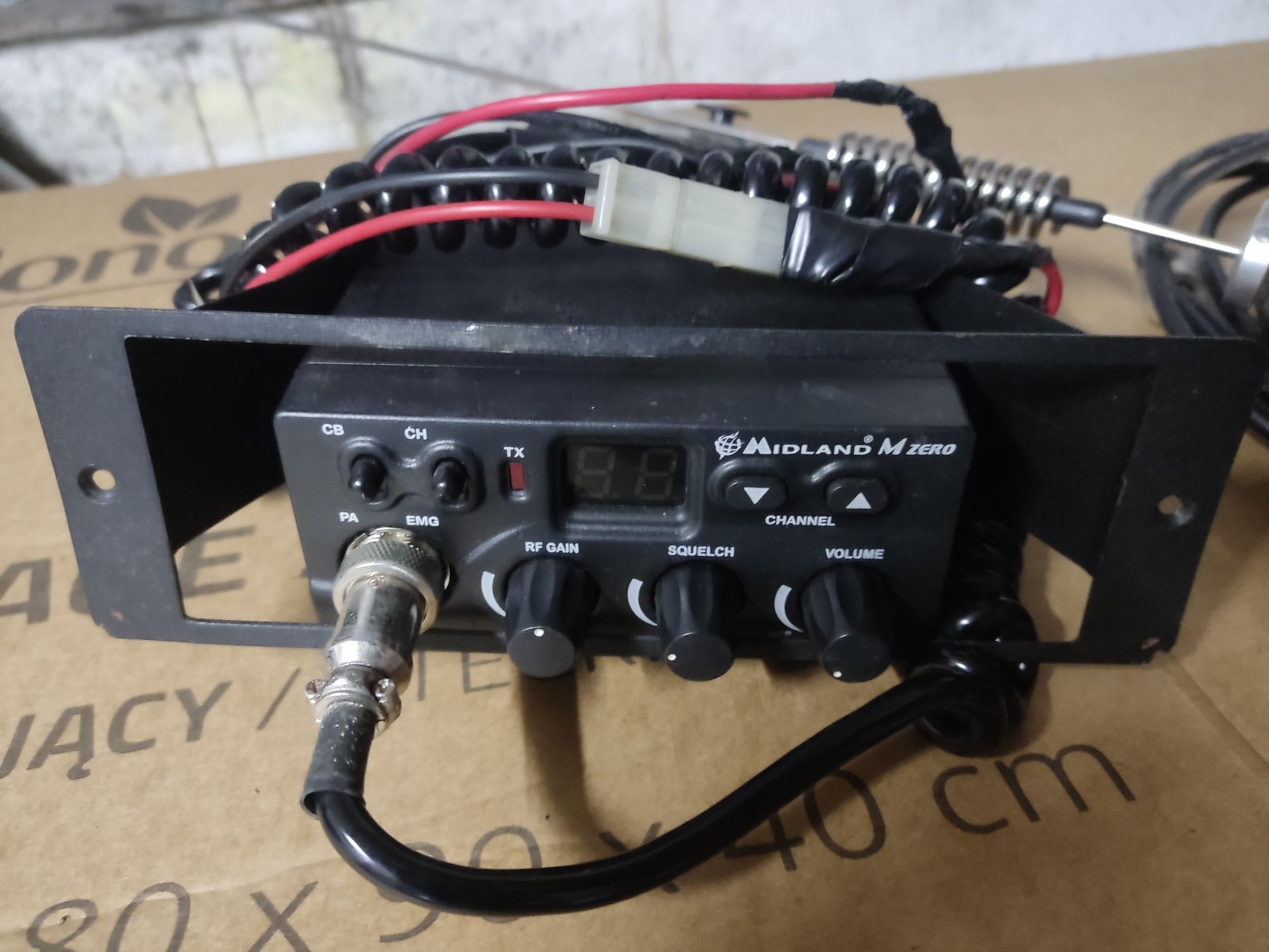 CB radio Midland M zero + antena