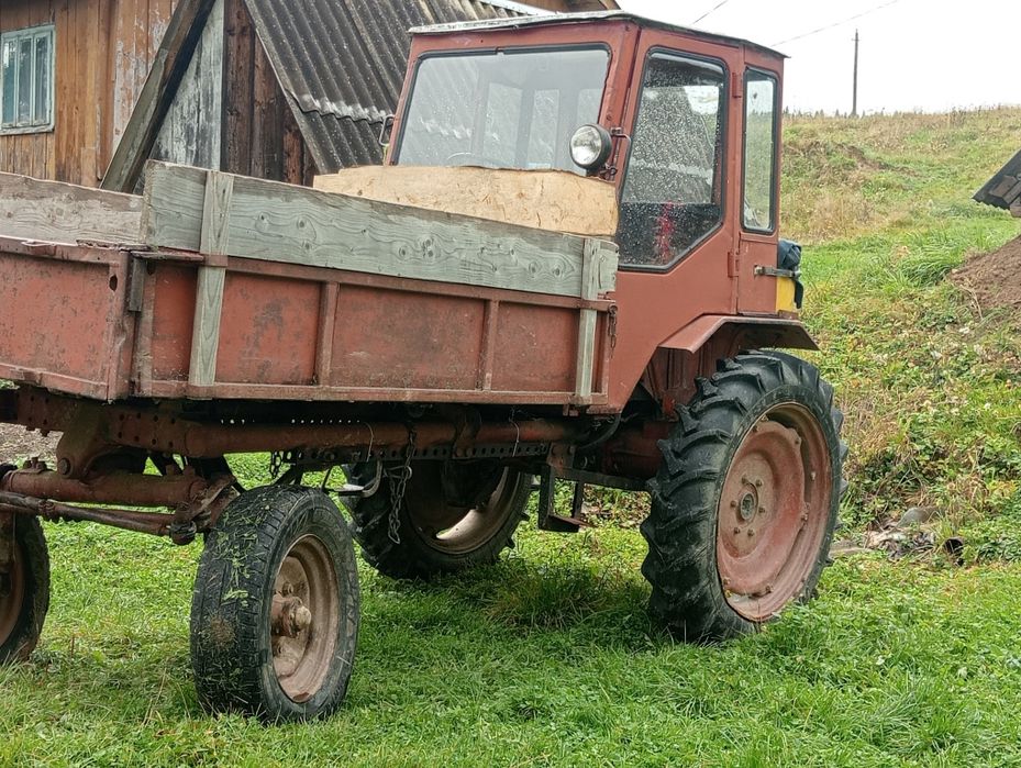 Продам трактор т16