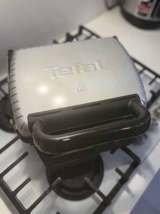 Гриль-барбекю електричний Tefal GC305012