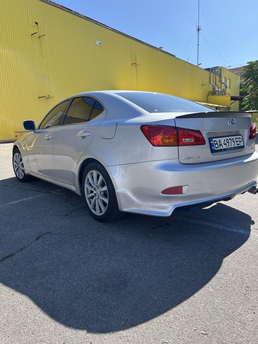 Lexus is 220d 2008года