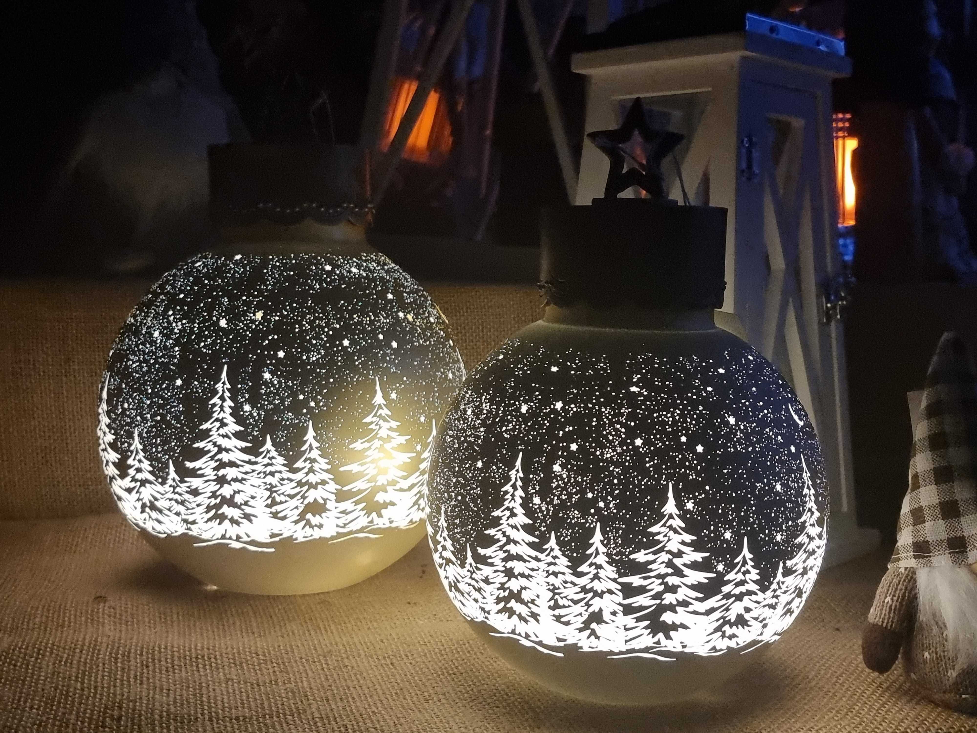 Bombka szklana LED 30,5 cm złota z choinkami (065805)
