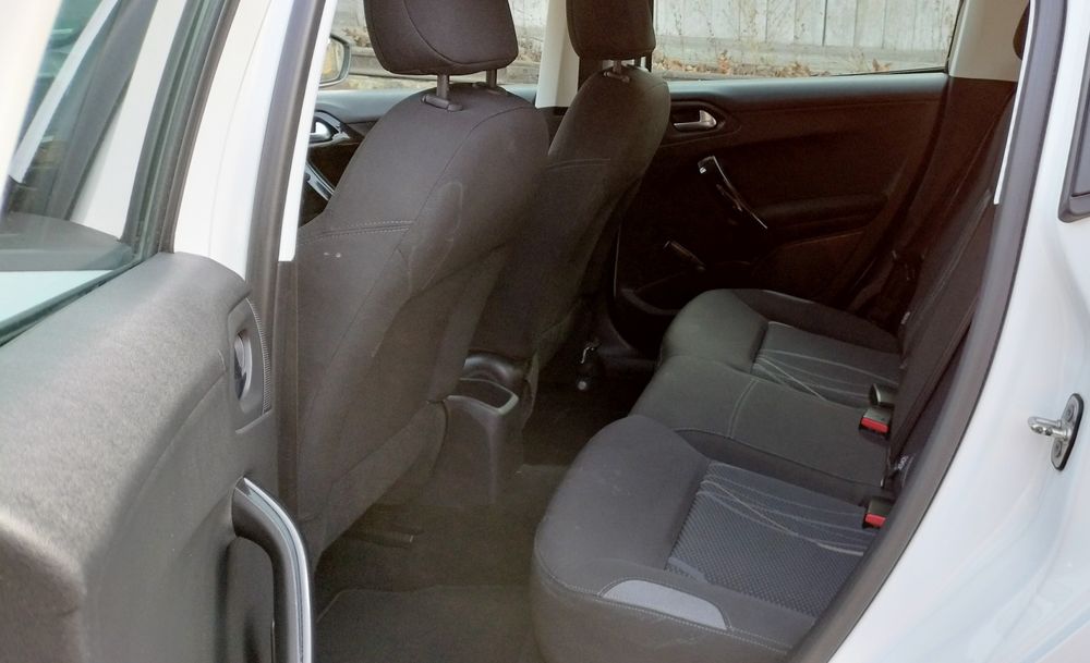 Peugeot 208 1,4 benzyna 2012r led