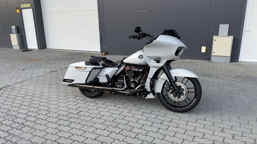 Harley davidson road glide cvo