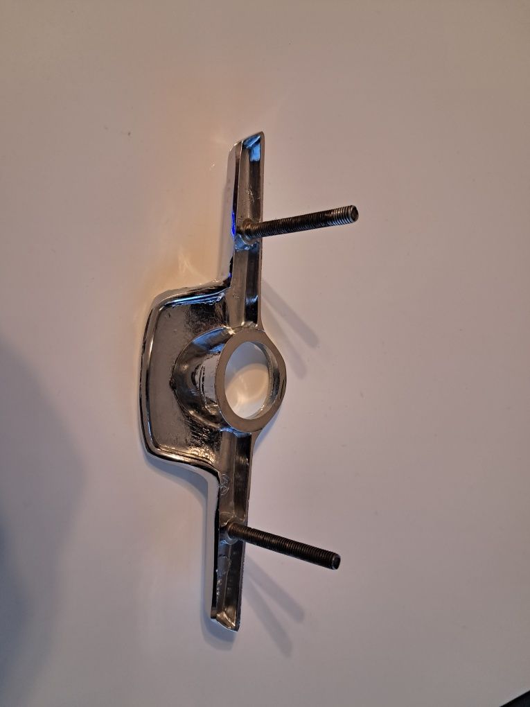 Fiat 125p Kombi uchwyt klapy tył bagażnika listwa