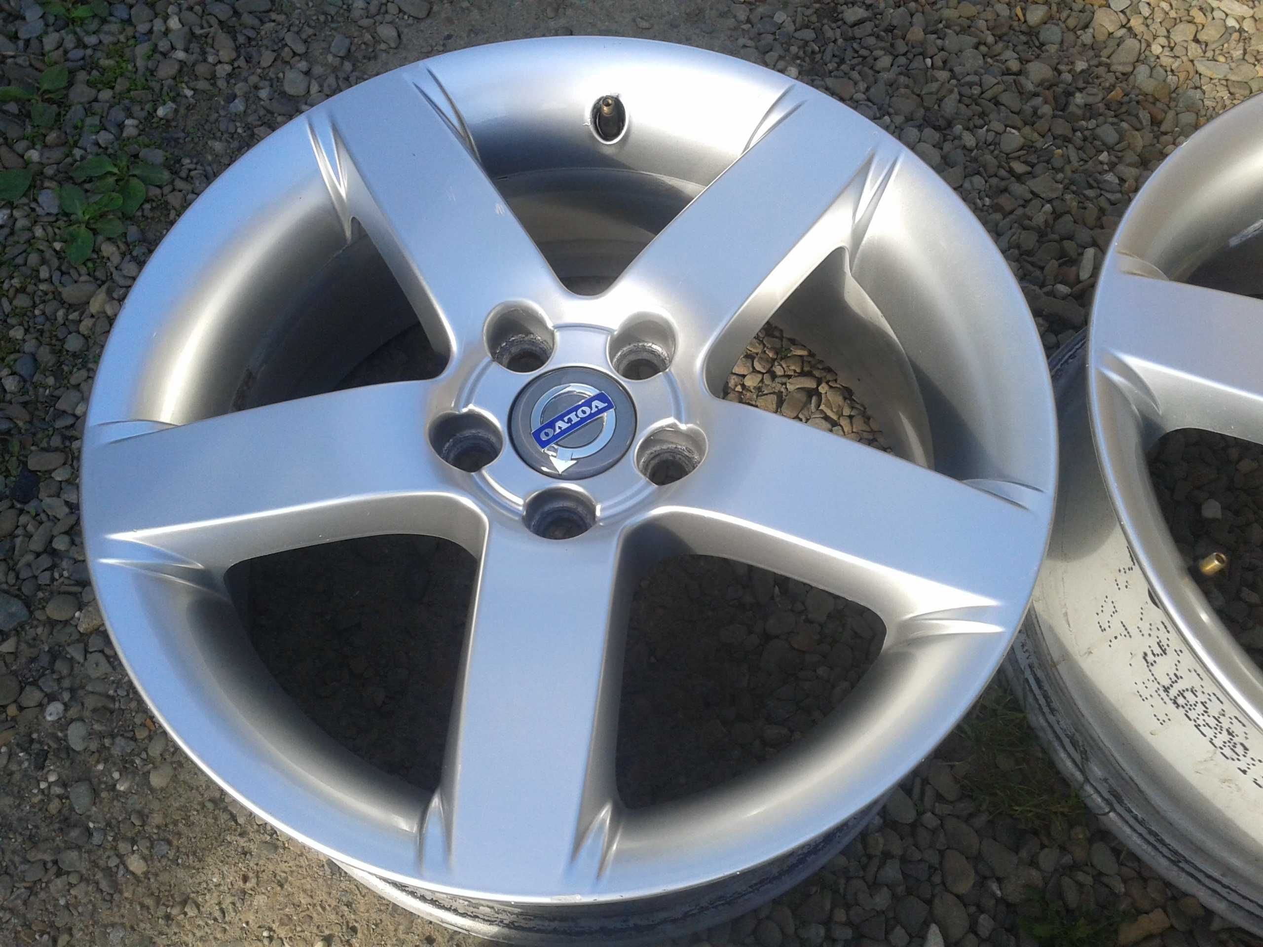 oryginalne r17 felgi volvo s40 s60 v40 v50 v60 v70 xc60 xc70 xc40 c30