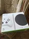 Xbox series S + dwa pady