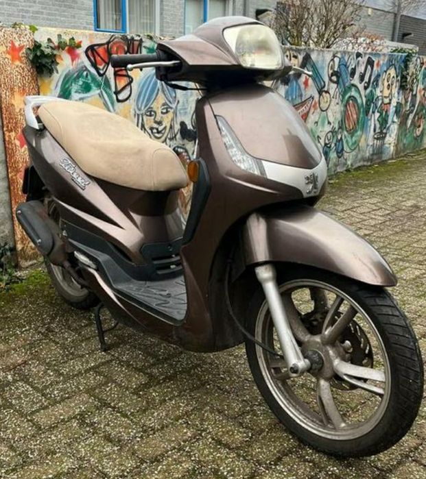 Skuter 50cc Peugeot tweet