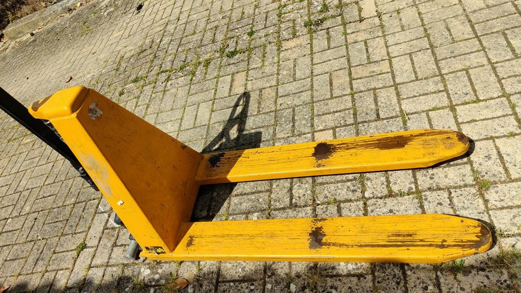 Porta paletes tesoura em bom estado