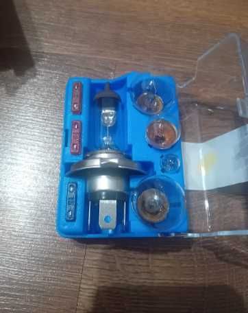 Uniwersalny zestaw lamp H4