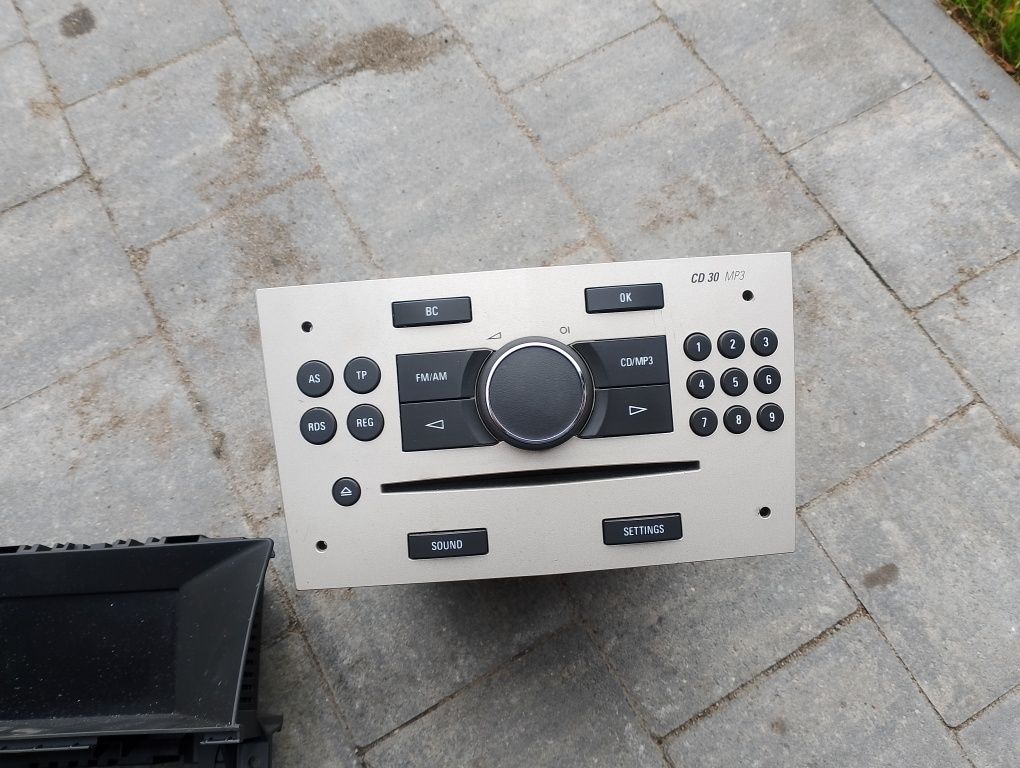 Radio opel astra h z wyświetlaczem