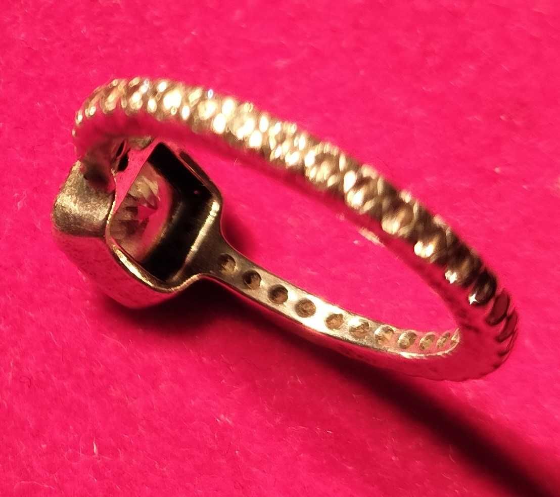 Anel Rectangular Sparkling Halo prata Pandora
