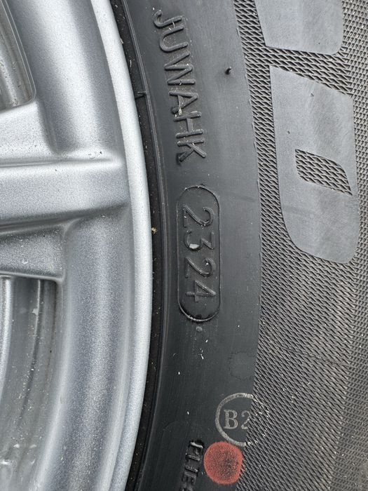 Продам диски і гуму 215/60 р 16 (5/112)