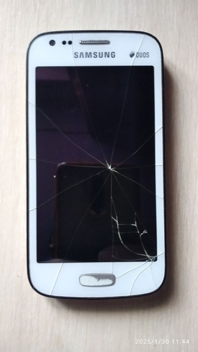 Телефон Samsung DUOS