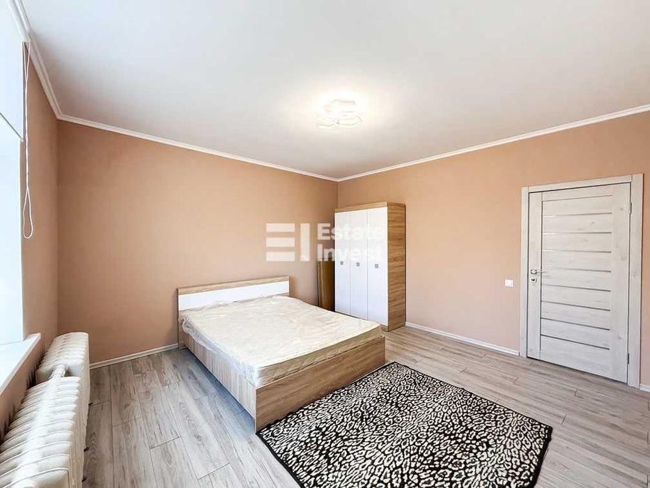 Продам 2 кімн. квартиру. Центр. м. Бекетова. Куликівський узвіз, 13.