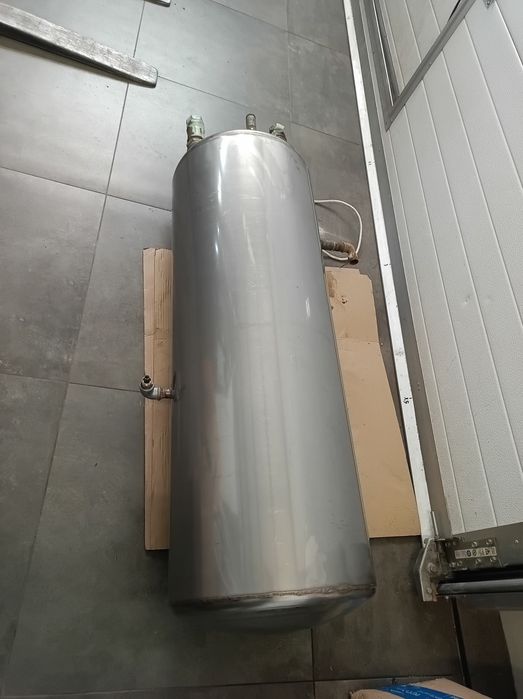 Zbiornik 130l nierdzewna stal ,nie ocieplony