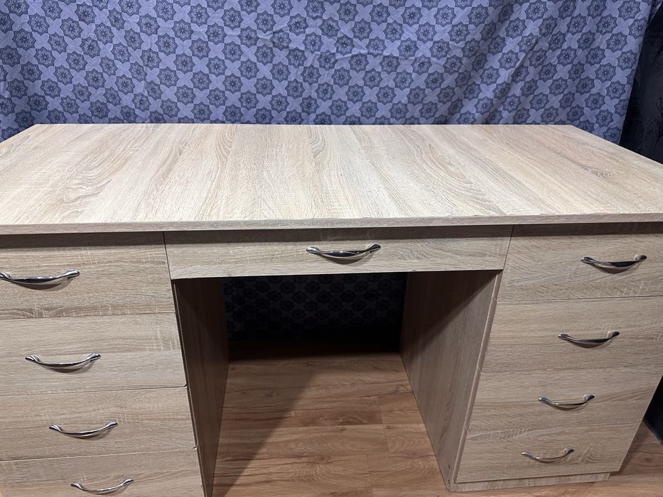 письменный стол