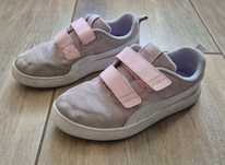 Buty dla dziewczynki Puma r. 34.