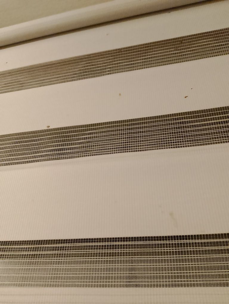 Żaluzje dzień i noc kolor jasny szary -2 sztuki .