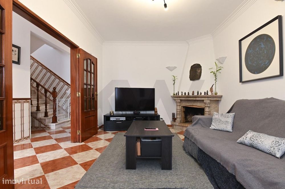 Moradia Térrea Isolada com Sótão Aproveitado – Terreno 358m2 – Fernão