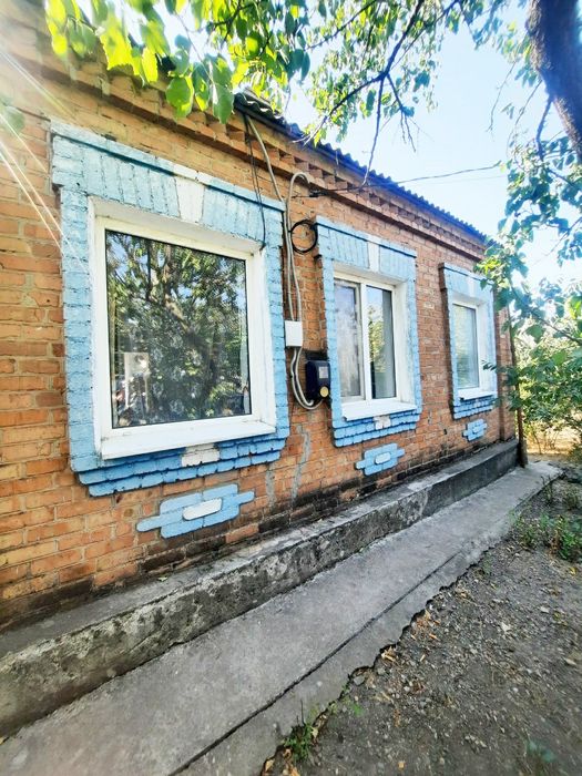 Продаж будинку поряд з містом