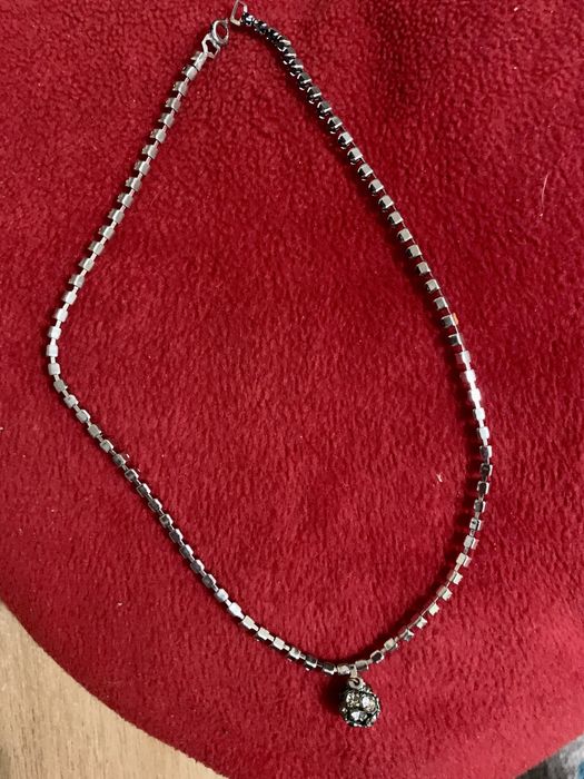 Ожерелье з шаром