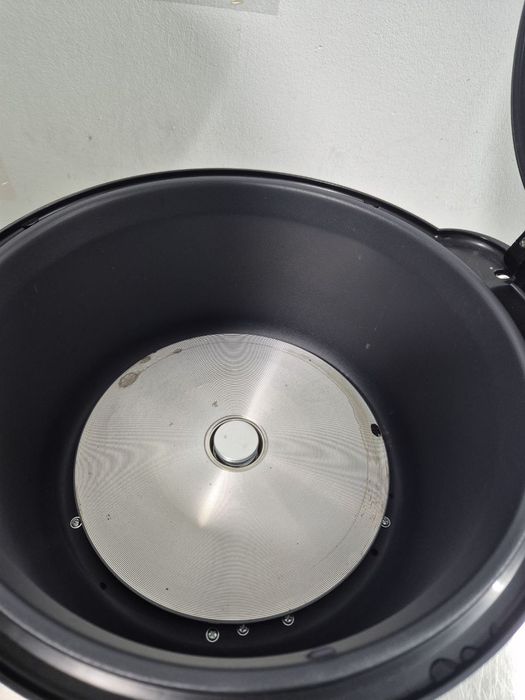 Рисоварка в гарному стані