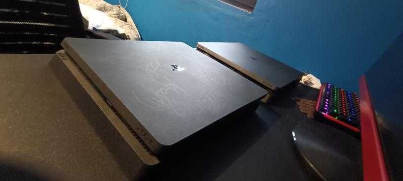 2 Playstation 4, para peças ou arranjo
