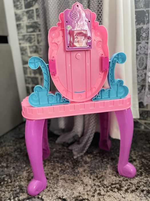 Дитяче трюмо з підсвіткою