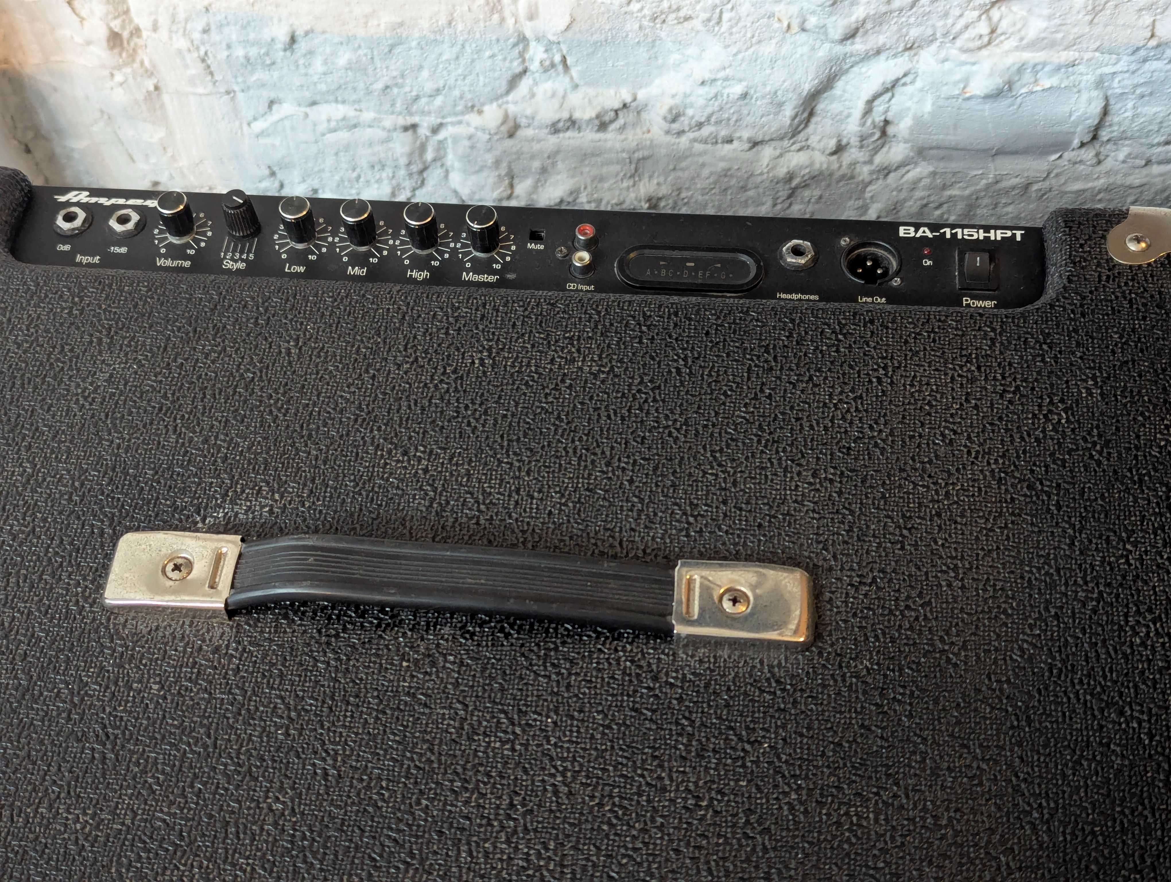 Ampeg BA-115HPT wzmacniacz do gitary basowej