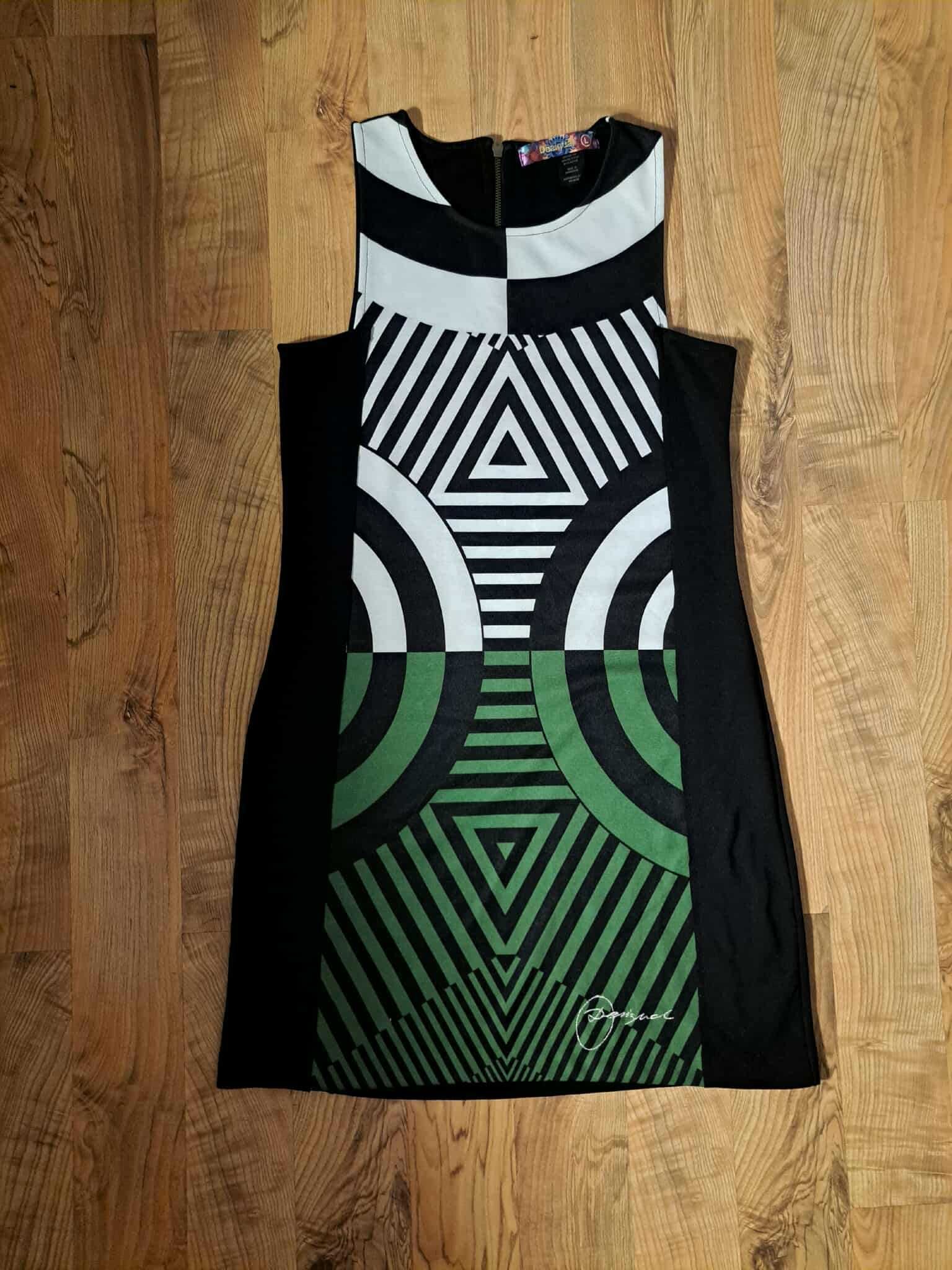 Sukienka Desigual, Czarna z Geometrycznym Wzorem,