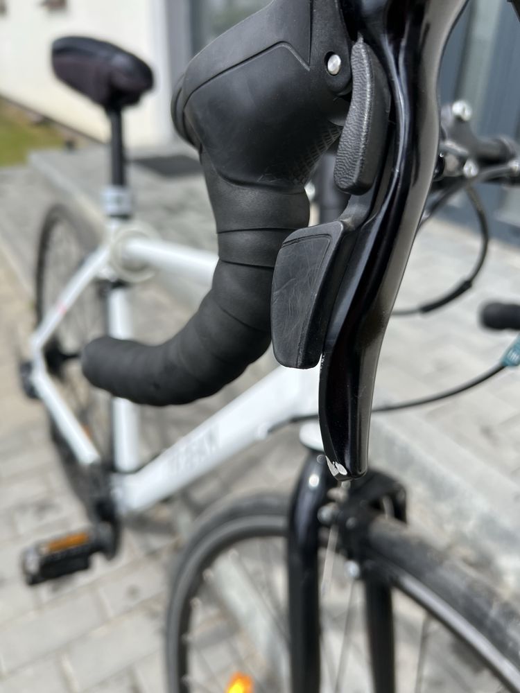 Rower szosowy Decathlon Triban Easy Drive – Stan idealny + gratisy!