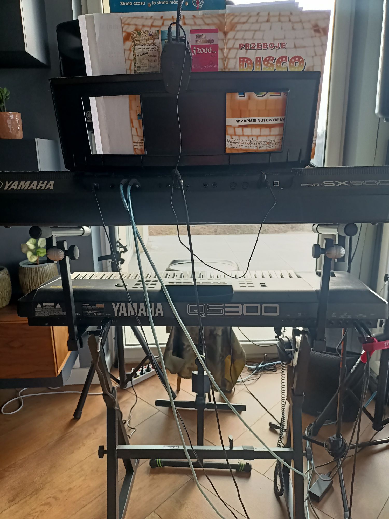 Syntezator YAMAHA QS300