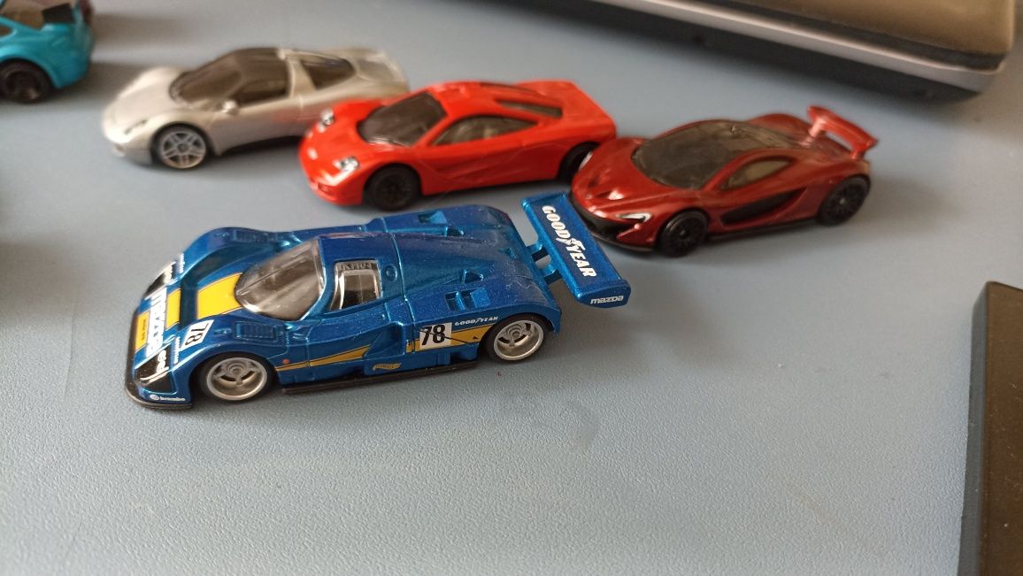 Машинки моделі hot wheels, matchbox,m2 та інші.
