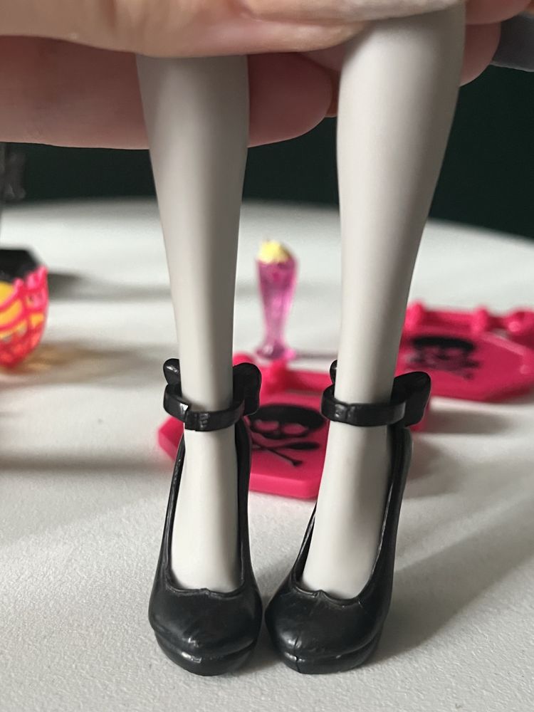 Monster high draculaura love shoes die Ner