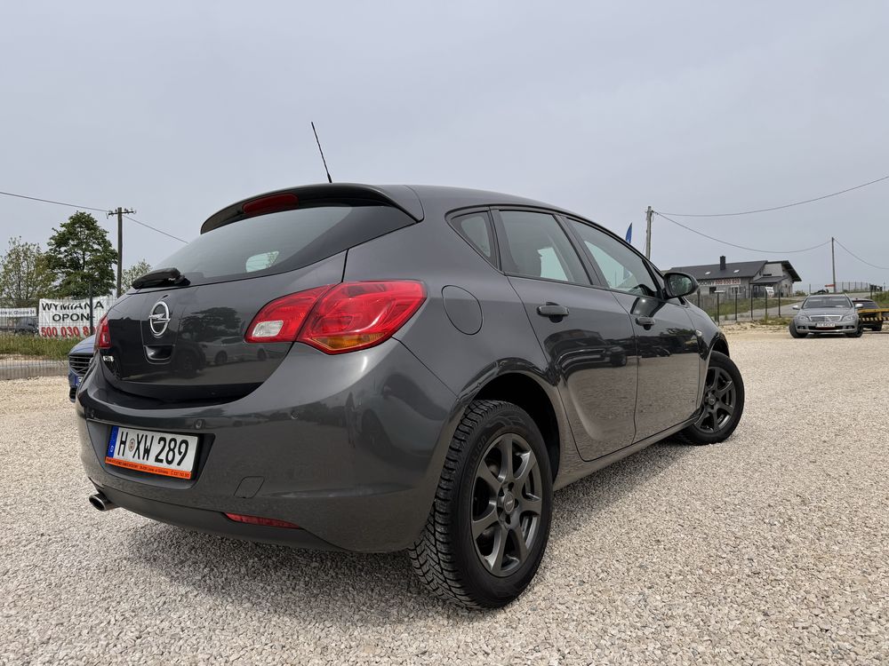 Opel Astra J* 2014 Rok* 1.4 Turbo Benzyna* 140KM* Nowy rozrząd*Zamiana