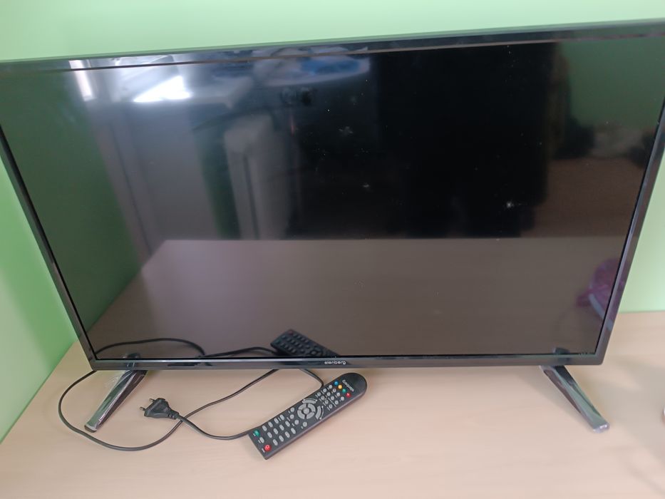 Телевізор Elenberg 32DH4430 (32 дюйми)