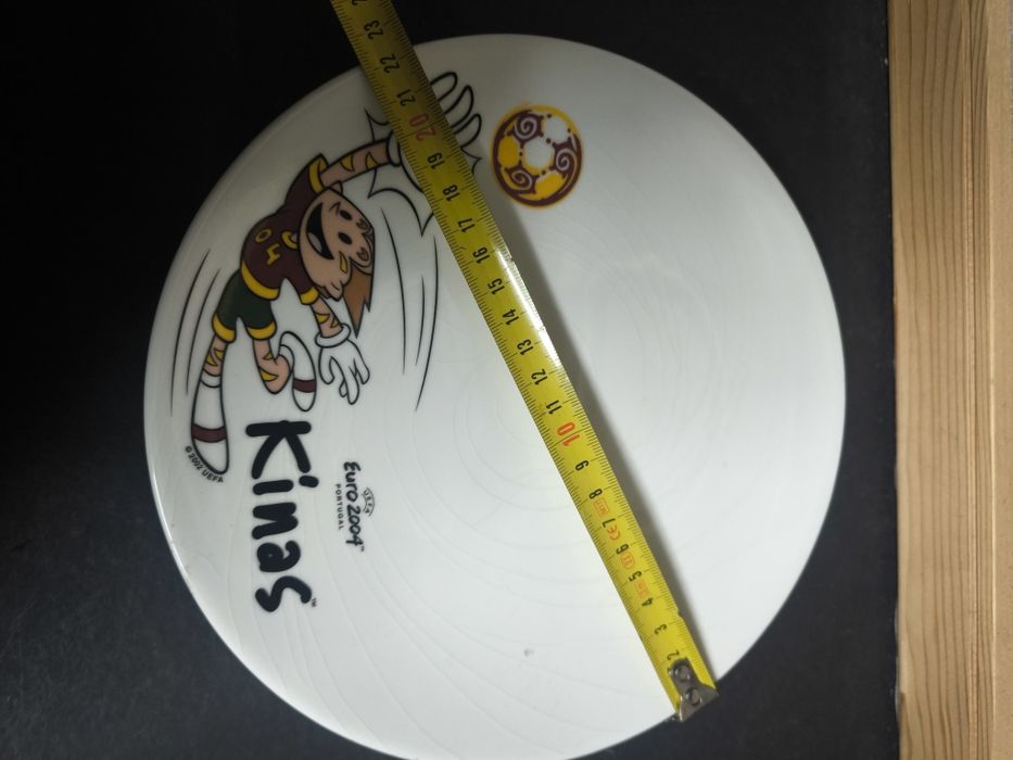 Conjunto de 4 pratos Euro 2004 kinas
Conjunto de quatro pratos com des