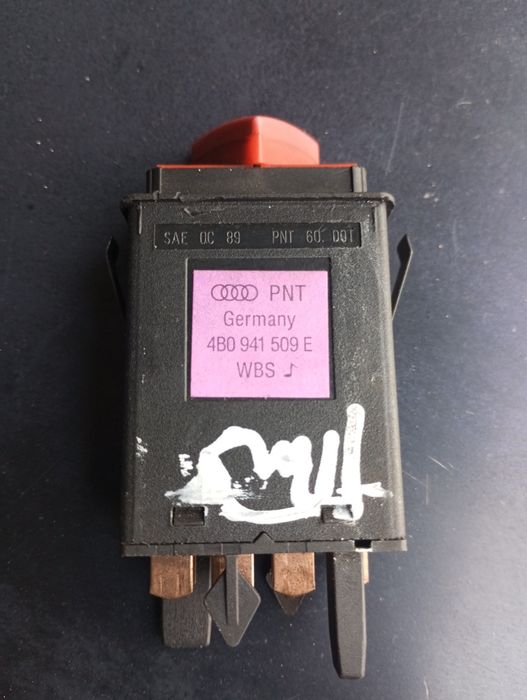 Botão 4 piscas Audi A6 C5 1999