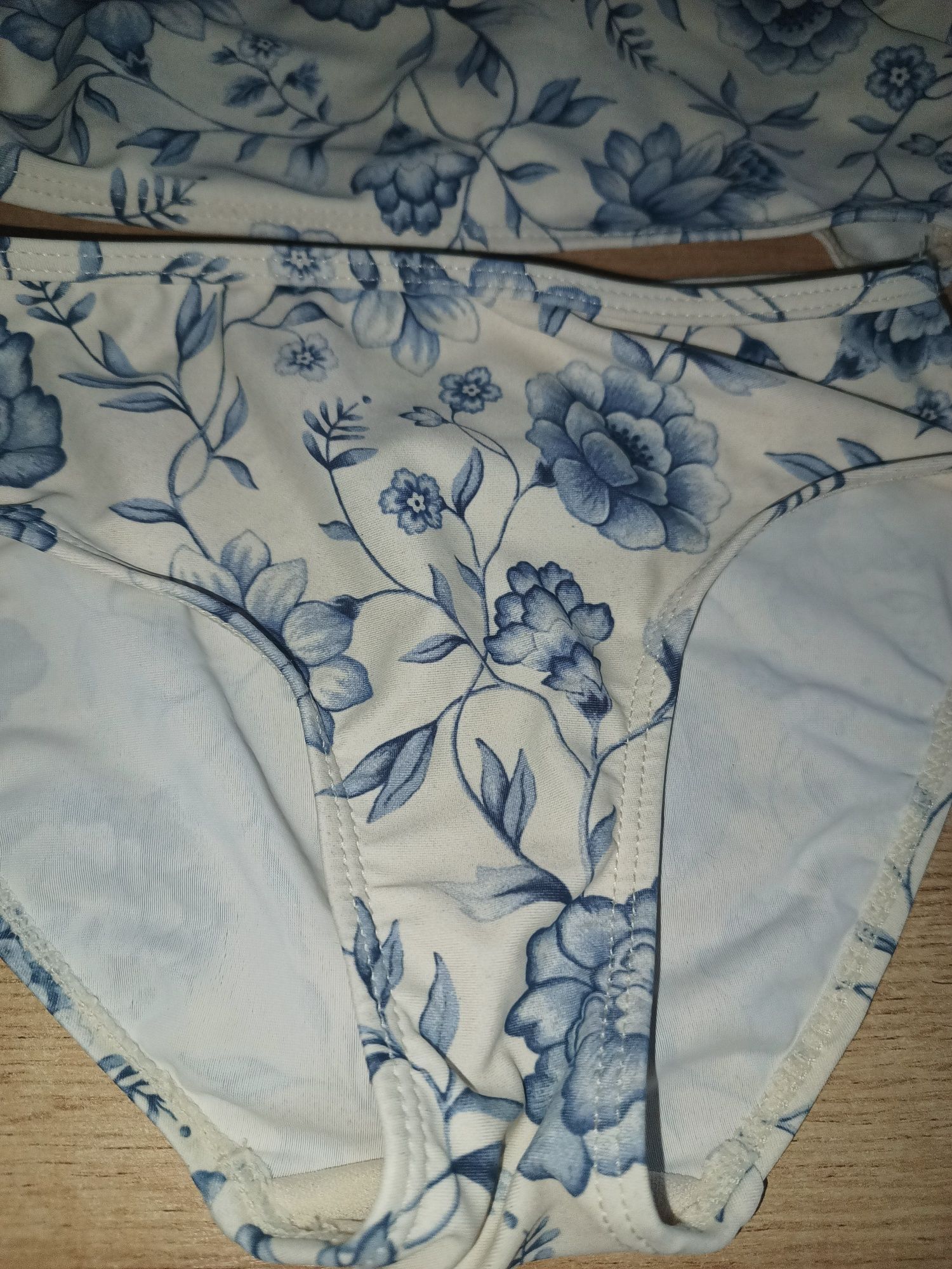 Piękny 2 częściowy strój kąpielowy Newbie 110/116cm