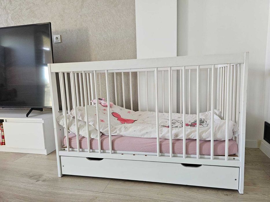 Łóżko Łóżeczko dziecięce drewniane białe 120x60 z materacem i szufladą