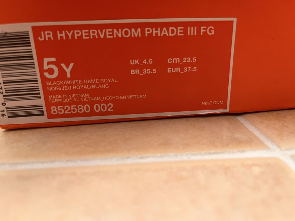 Korki nike jr hypervenom phade r.37,5