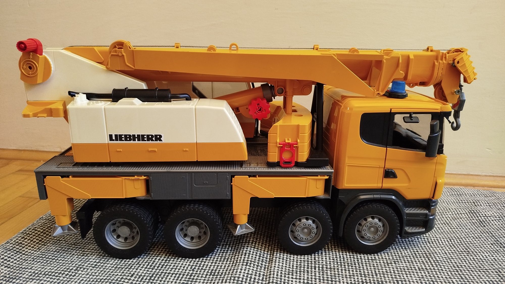 Dźwig Bruder Scania liebherr