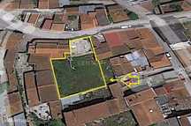 Moradia para reconstruir com terreno - Ameal - Taveiro
